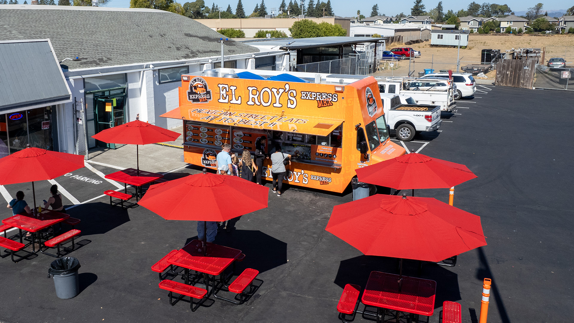 El Roy's truck on Sebastopol Road